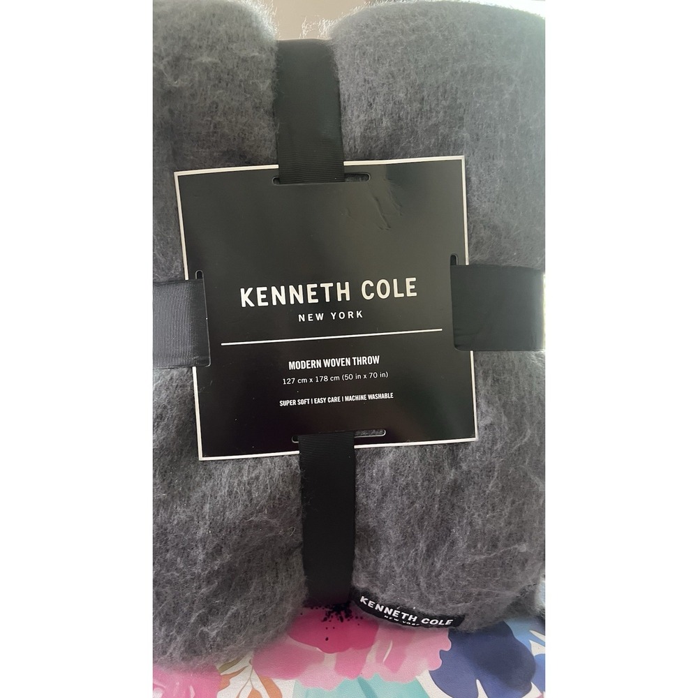 Kenneth Cole New York Modern Wovan Throw